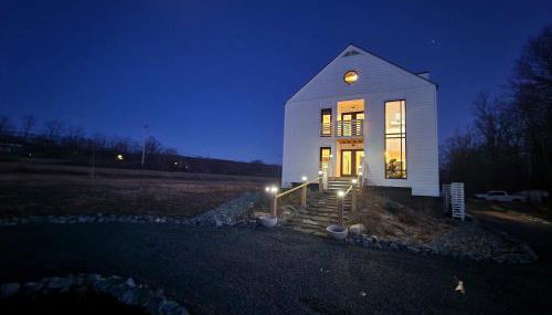 the Sugar Cube, a stunning, spacious, and modern villa with an orchard maze - Foto 5
