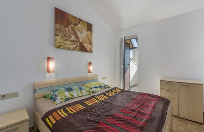 Holiday Home in Novigrad With Private Pool - Foto 10