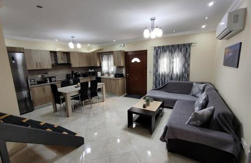 Silver Pearl Apartment - Photo 17