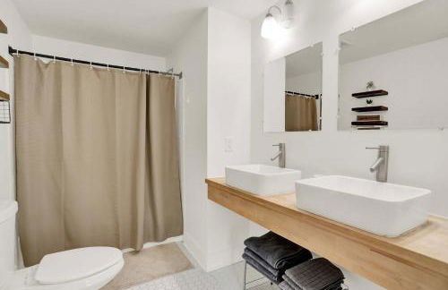 Fountain Square Gem with Rooftop Patio & Fire Pit- Family Friendly - Foto 24