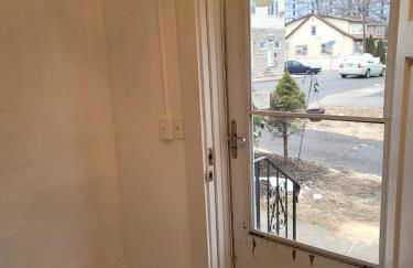 Two-Bedroom Home 25 min to NYC Free parking-UNIT-1 - Foto 3