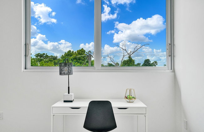 Design District Suites - Photo 19