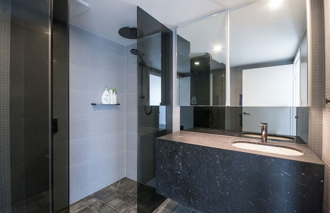 Modern 2 Bedroom Potts Point Apartment - Photo 19