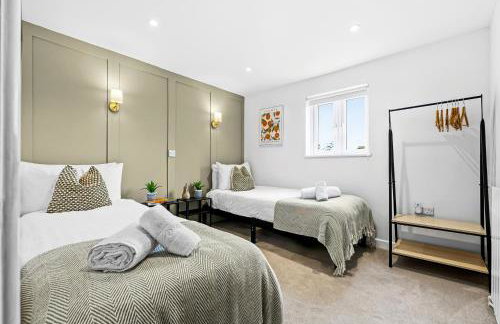 3-BR Luxe Cowes Cottage Harbour Views, Sleeps 6, with Private Garden - LONG TERM STAY WINTER SPECIAL OFFER AVAILABLE! - by Blue Puffin Stays - Foto 36