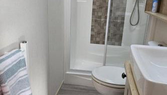 Premium Caravan - Sleeps 6 - Parking - Pool - Foto 4