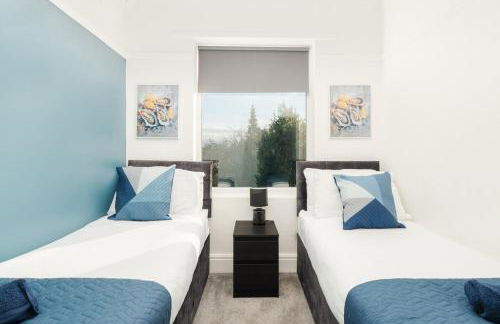 Spacious 3BR Sleeps 8 Ideal for Contractors or Large groups - Foto 7