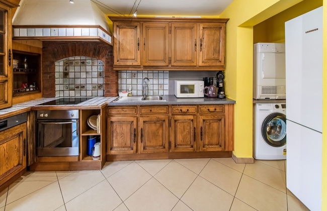 Stone Cottage with Sauna & Hot Tub near Cave of Lorette in Rochefort - Foto 15