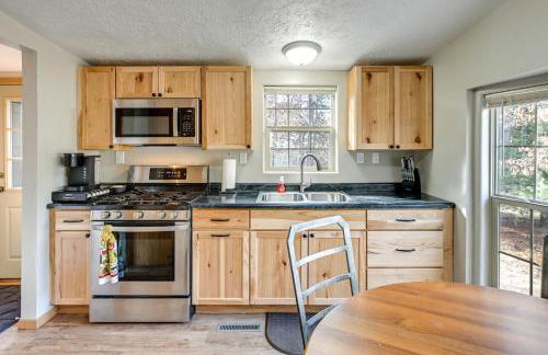 Fire Pit Family-Friendly Cabin in Gillett! - Foto 10