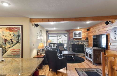 Chamonix #15 - Cozy Mtn Retreat with Fireplace - Foto 10