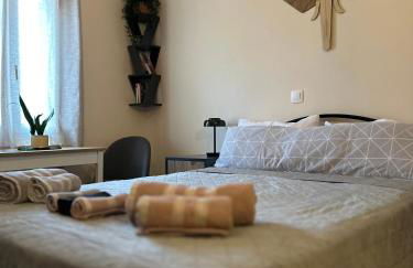 Jo's Studios - Photo 1