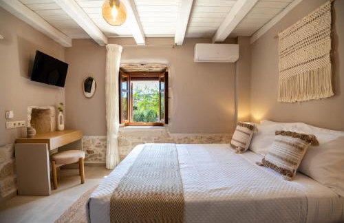 Pavlina Villa , a hidden gem with heated pool and ping pong! - Photo 35