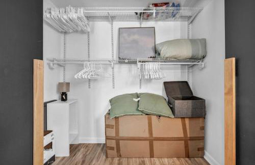 Modern Stylish Urban Haven 4 Bedroom 2 Bath - Dog Friendly - Foto 47