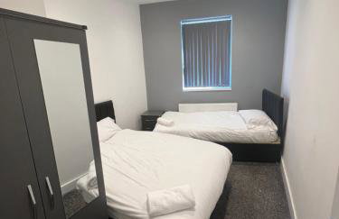 City West Apartments 3 bedroom large & modern Apartment - Photo 7