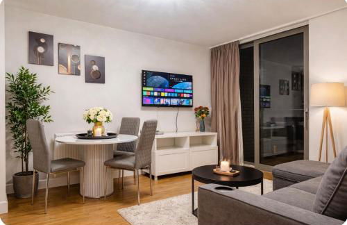 Central-Modern 1-Bed Apt,Sleep 4 -Near Train Station & Easy Access to Central London & City Centre - Foto 21