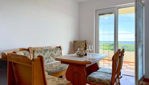 3 Bedroom Beautiful Apartment In Labin - Foto 2