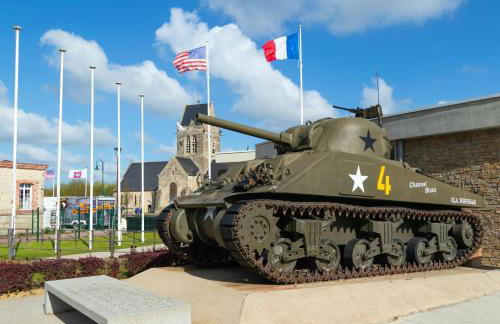 GITE A THEME D-DAY - situé à 15mn d'Omaha Beach - Animaux OK - Terrain clos - Aucuns voisins - WIFI - Foto 40