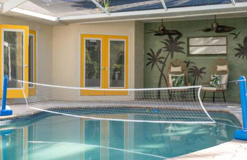 Sunny Auburndale Retreat with Pool - Photo 16