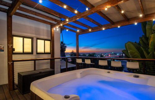 Lux Escape 3 • Views 2 Hot Tubs Games Mini Golf - Photo 5