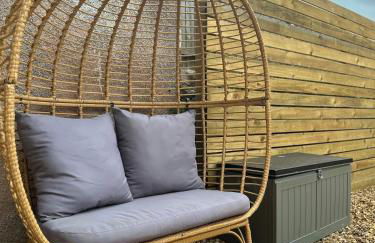 Stunning 2 Bedroom Beach Apartment With Garden - Foto 10