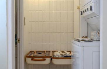 Beachfront Studio w Amazing Views - Photo 26