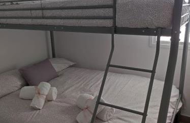 CASA PIRÁMIDE 2. Terraza WiFi y Parking Privado - Foto 13