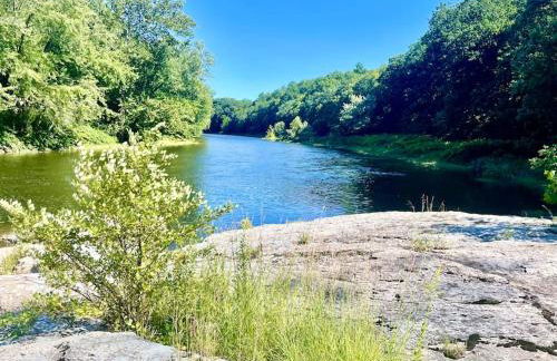 Scenic Views & River Access, Cozy River Home - Foto 58