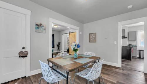 Bright 2BR South Hills - Old Brooklyn Home - Foto 3