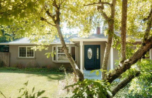 Grass Valley Home with Hot Tub - Photo 41