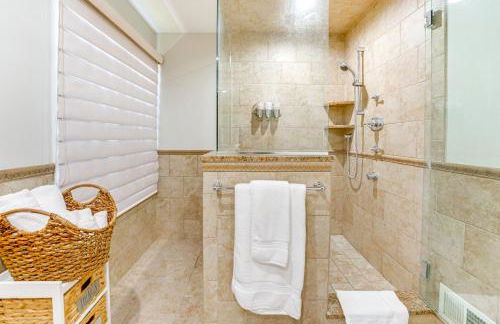 Luxury Waterfront Home in Chesterfield with Views! - Foto 16