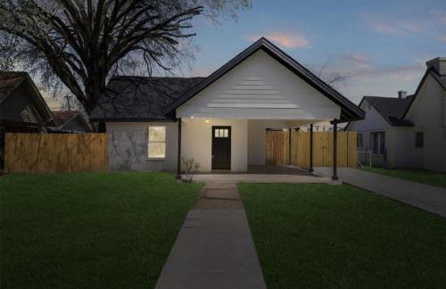 Spacious 3 bedroom 2 bath home in Downtown - Foto 13