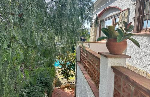 PRAGA 2 - Encantadora casa con piscina y vistas al bosque! - Foto 37