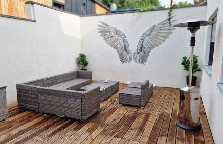 AUXBRG - 4 Zimmer, XL Wasserbett, 65 Zoll TV, XL Terrasse - Foto 14