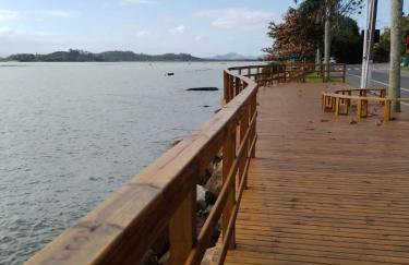 Casa no Ribeirão da Ilha - Florianópolis - Pé na areia - ar cond - pet - familia - Foto 37