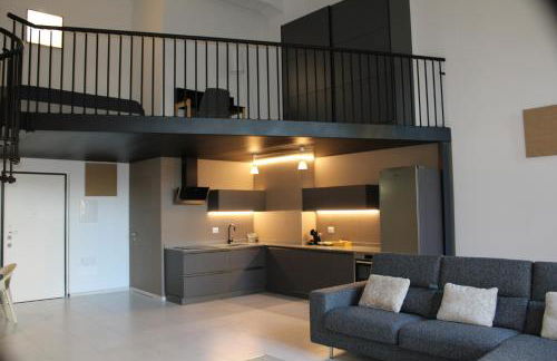 Milan Space Loft - Apartment close to M5 subway - Free Parking - Sky & Netflix TV - Foto 1
