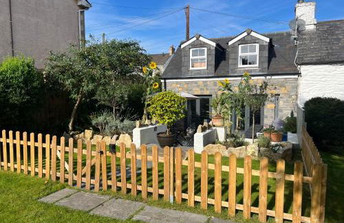 The End House at The Old Farmhouse - Photo 1
