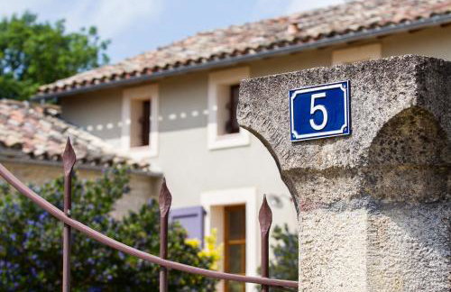 Gîte au Couchant à Caylus - Piscine - Jardin - 3 chambres - 8 personnes - 5 minutes du village médiéval - Foto 22