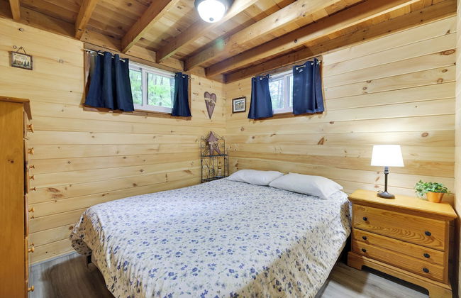 Cozy Lake Cabin 3 with Boatdock - Photo 6