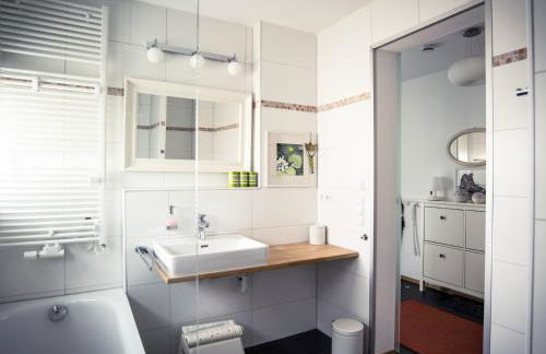 Ferienwohnung Seeufer - Exklusiv direkt am See mit großer Terrasse in Kressbronn - Foto 19