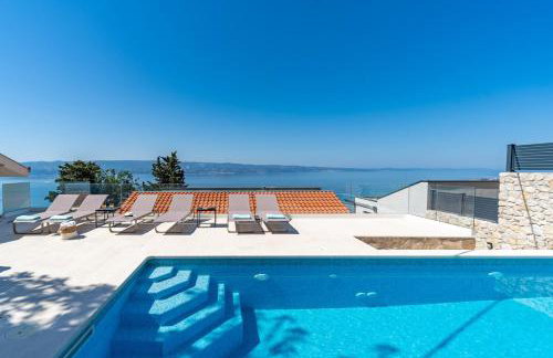 Villa Atopos with heated private pool, 5 bedrooms, Cinema room, panoramic sea views - Foto 1