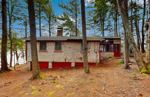 2BR Lakefront Cabin with Fireplace, Lake Views, Dock - Foto 23