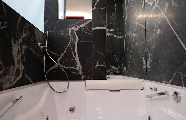 The Boutique Napoli Suite - Photo 33