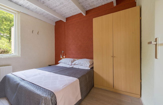 Well-kept Bungalow With Fireplace Near Valkenburg - Photo 1