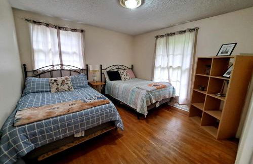 Pet-Friendly 3-Bedroom Ranch with Backyard, Fireplace & Near Nashville - Foto 2