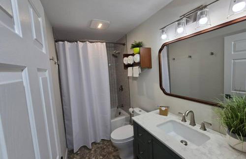 Pool Arcade Mtn Views Lake George Home Retreat WFH - Foto 28