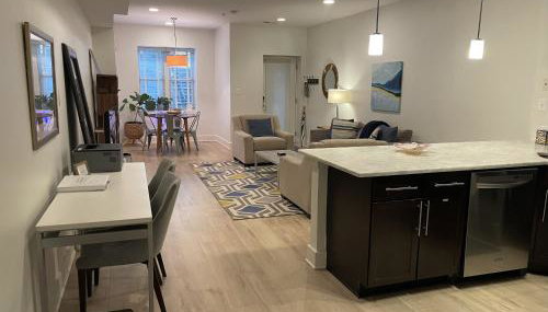 Luxe 2BD2BA Townhouse in Hip Area - Near Metro - Foto 1, Other