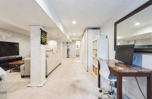 Fan District Charm 4BR Retreat Walk to Carytown - Foto 23