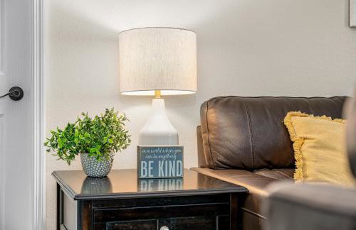 4BR w Heated Pool near Disney & Lake - Sleeps 10 - Foto 17