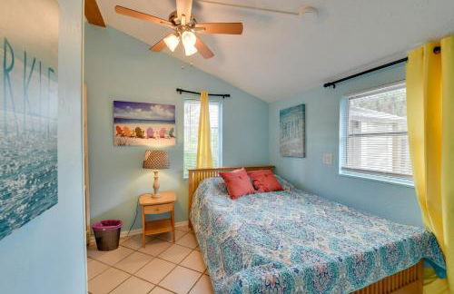 1 Mi to Nokomis Beach Quiet Getaway with Fire Pit - Foto 14