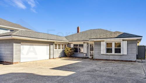 Charming Oceanfront Beach House by RedAwning - Foto 3