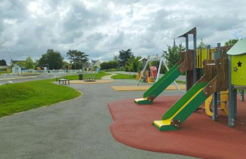 Maison familiale, confortable, au coeur du village - Foto 13